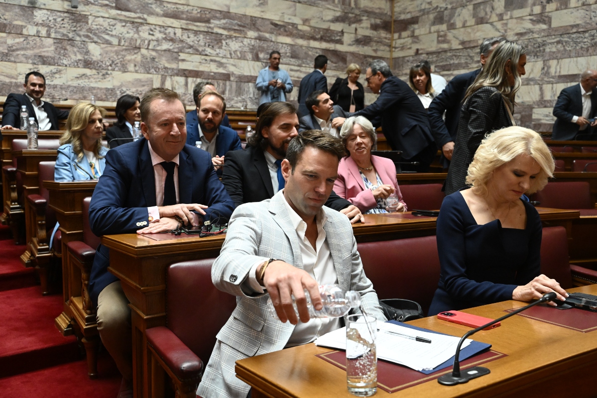 Βροχή… από παραπομπές στον ΣΥΡΙΖΑ: Η Νεολαία στέλνει στο Πειθαρχικό Αποστολάκη, Κασιμάτη και Ακρίτα