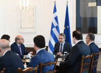 Νέο πονοκέφαλο στη ΝΔ προκαλεί η έκθεση του Ελεγκτικού Συνεδρίου για τις απευθείας αναθέσεις του Δημοσίου