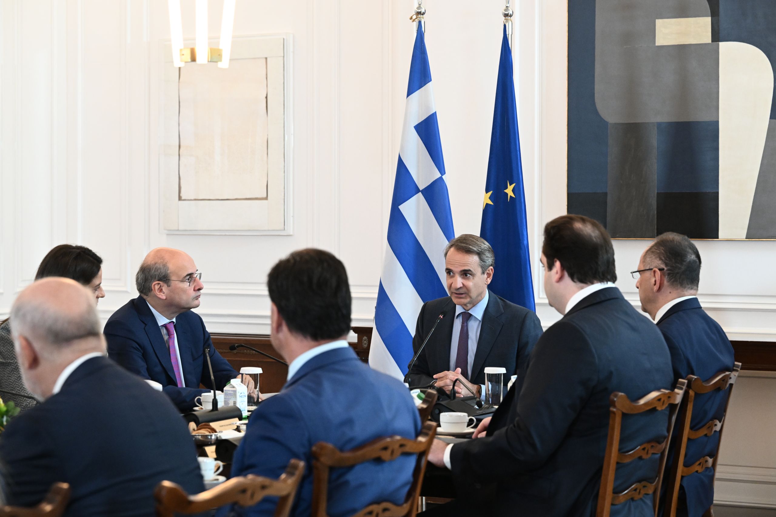 Νέο πονοκέφαλο στη ΝΔ προκαλεί η έκθεση του Ελεγκτικού Συνεδρίου για τις απευθείας αναθέσεις του Δημοσίου