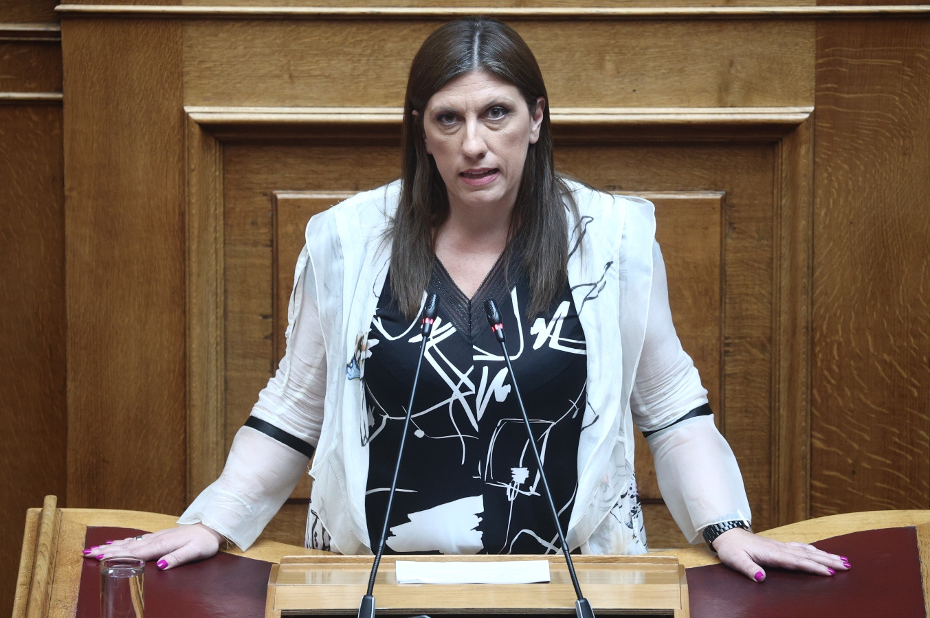 Κωνσταντοπούλου: Χουρδάκης και Παπαϊωάννου έχουν μία ημέρα διορία να παραδώσουν τις έδρες τους