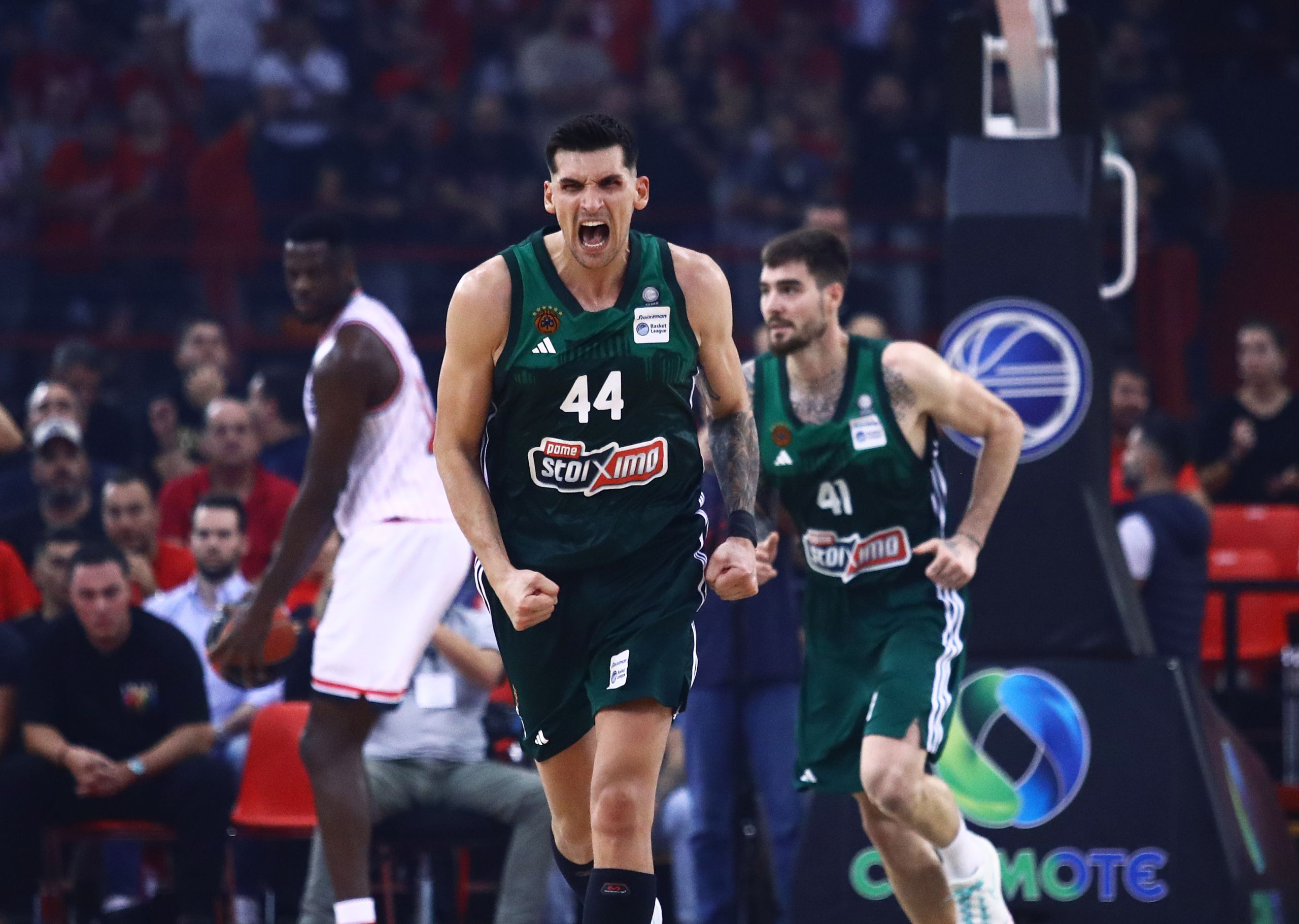 Ολυμπιακός – Παναθηναϊκός: Το γλέντι που έστησαν στα αποδυτήρια μετά τη νίκη τους