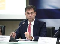 Θεοχάρης: Ανοιχτό το ενδεχόμενο να δοθεί επιταγή ακρίβειας σε ευάλωτες ομάδες [vid]