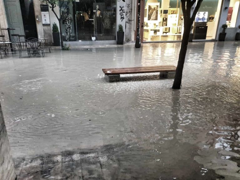 Κακοκαιρία: Σοβαρά προβλήματα στην Δυτική Ελλάδα – Κλειστό το Ρίο – Αντίρριο [vid]