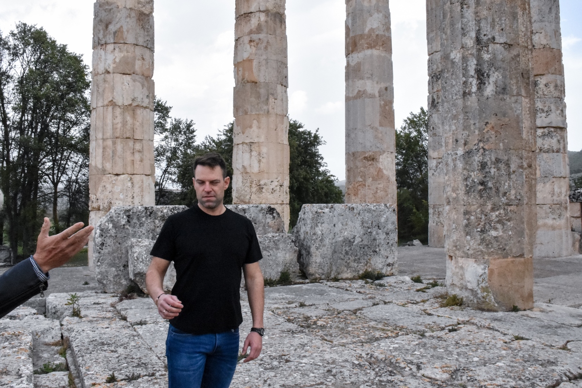 Περιοδεία Κασσελάκη στη Νεμέα και Κόρινθο: Να αναδείξουμε τον τόπο πολιτισμού