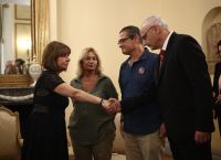 Sakellaropoulou expresses support to the families of Israeli hostages