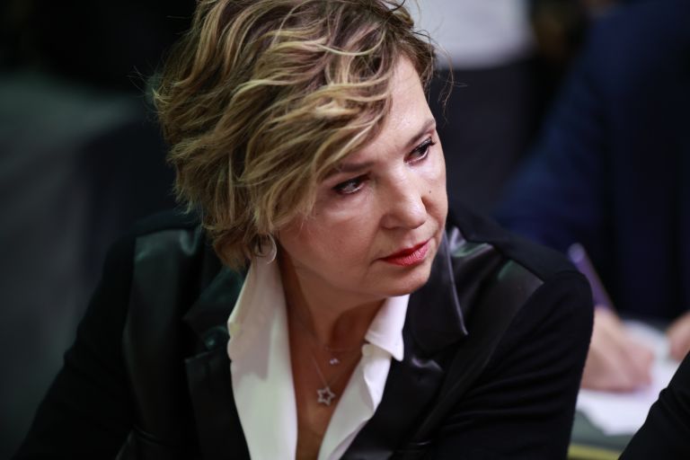 Γεροβασίλη: Είναι τρικ να μετατρέπεις τα διαδικαστικά θέματα σε πολιτικά [vid]