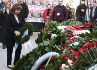 Η Σακελλαροπούλου κατέθεσε στεφάνι για την 50η επέτειο του Πολυτεχνείου [vid]