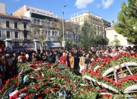 Πολυτεχνείο: Φόρος τιμής από μαθητές, φοιτητές, πλήθος κόσμου [vid]
