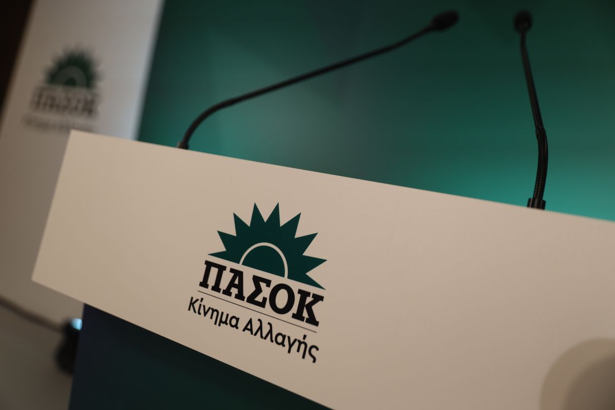 Αντιδρά το ΠΑΣΟΚ για την επέκταση της επιστολικής ψήφου: «Πολιτικός τυχοδιωκτισμός»