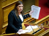 Βουλή: Άγριος καυγάς Θεοχάρη – Κωνσταντοπούλου για το φορολογικό