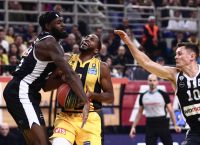 ΑΕΚ ΠΑΟΚ μπάσκετ: Ανατροπή με απίθανο Καμπενγκέλε, 90-70 [vid]