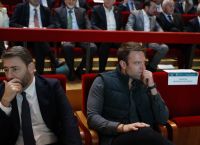 “Δύο ξένοι” Ανδρουλάκης και Κασσελάκης – Αντάλλαξαν “ψυχρή” χειραψία [vid]