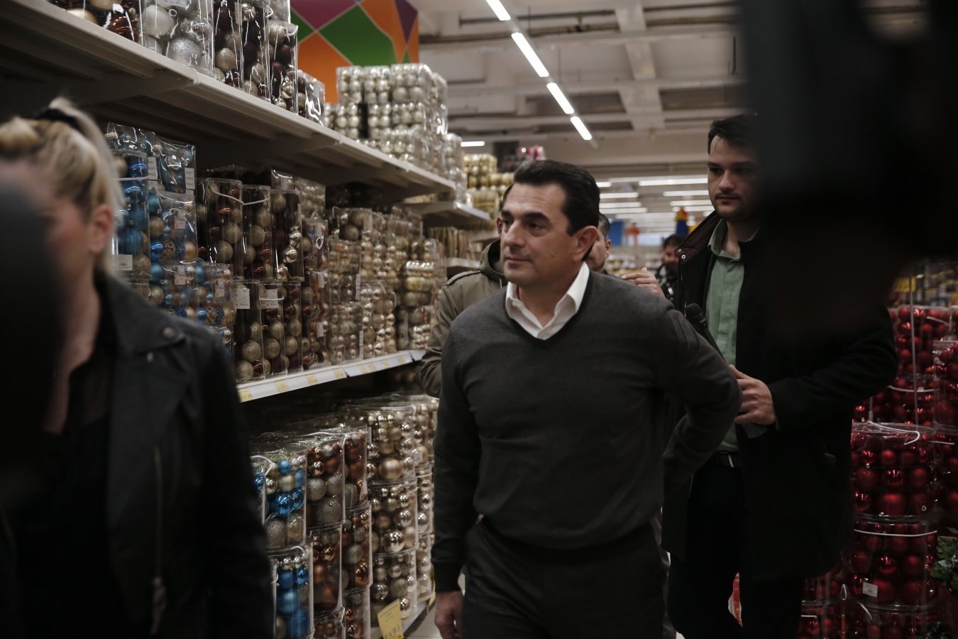 Αυτοψία Σκρέκα σε κατάστημα παιχνιδιών-”Δεν χρειάζεται καλάθι στολιδιών, συζητάμε για καλάθι Χριστουγέννων”