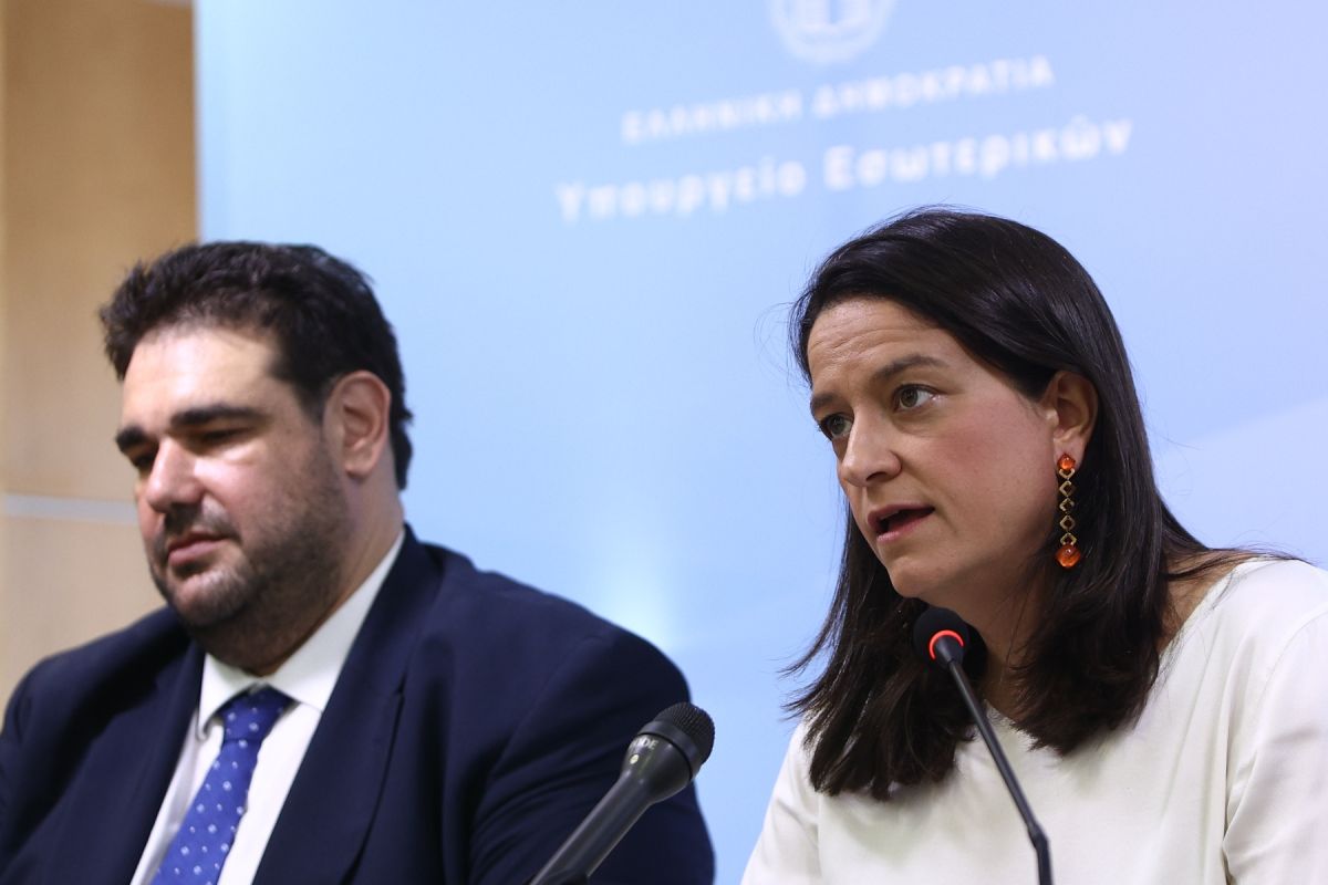 Επιστολική ψήφος: Διευκρινίσεις από Κεραμέως και τον Λιβάνιο-Σαράντα ημέρες πριν τις εκλογές και οι αιτήσεις