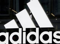 Ξεφορτώνεται τα Yeezy η Adidas – Συνεχίζει τις πωλήσεις το 2024