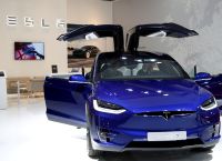 Τα Tesla τρακάρουν συχνότερα από τα βενζινοκίνητα αυτοκίνητα