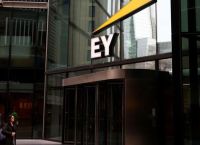 EY: Παραλείψεις και λάθη διαπιστώθηκαν μετά από έλεγχο