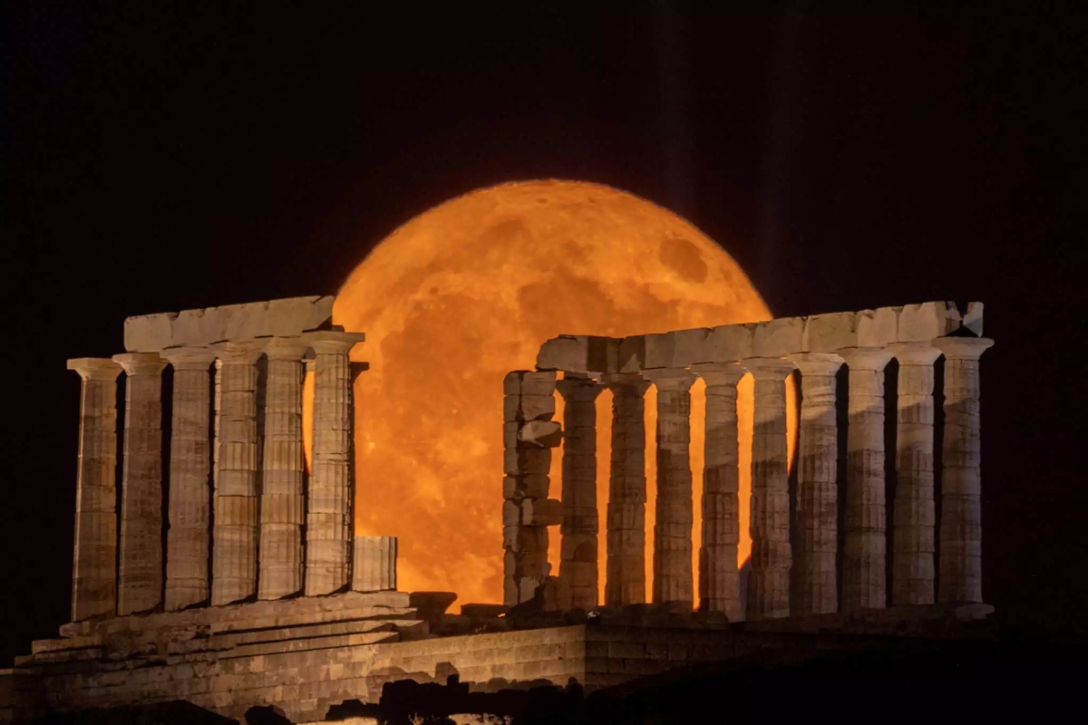 Αντίστροφη μέτρηση για την πορτοκαλί Πανσέληνο του Νοέμβρη