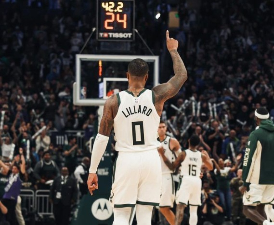 NBA: O Giannis αποβλήθηκε αλλά ο Λίλαρντ πήρε το παιχνίδι μόνος [vid]