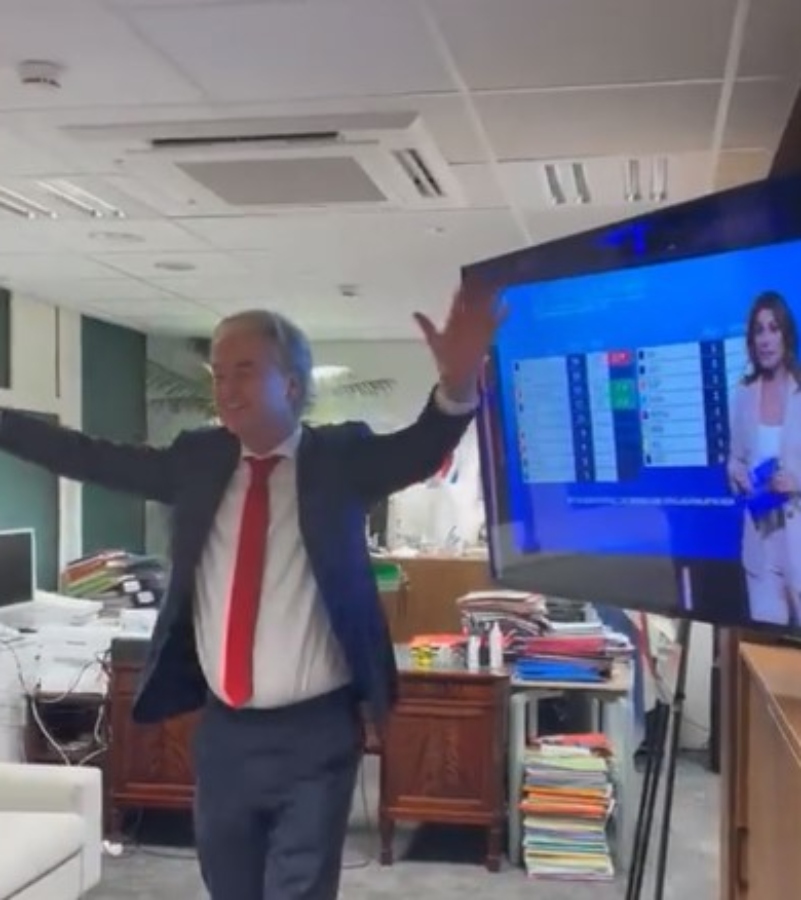 Ολλανδία: Τα exit polls δείχνουν νίκη της ακροδεξιάς του Βίλντερς