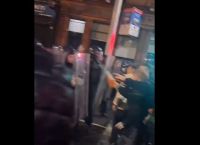 Βίαιες διαδηλώσεις στο Δουβλίνο μετά την επίθεση με μαχαίρι εναντίον 5 ατόμων