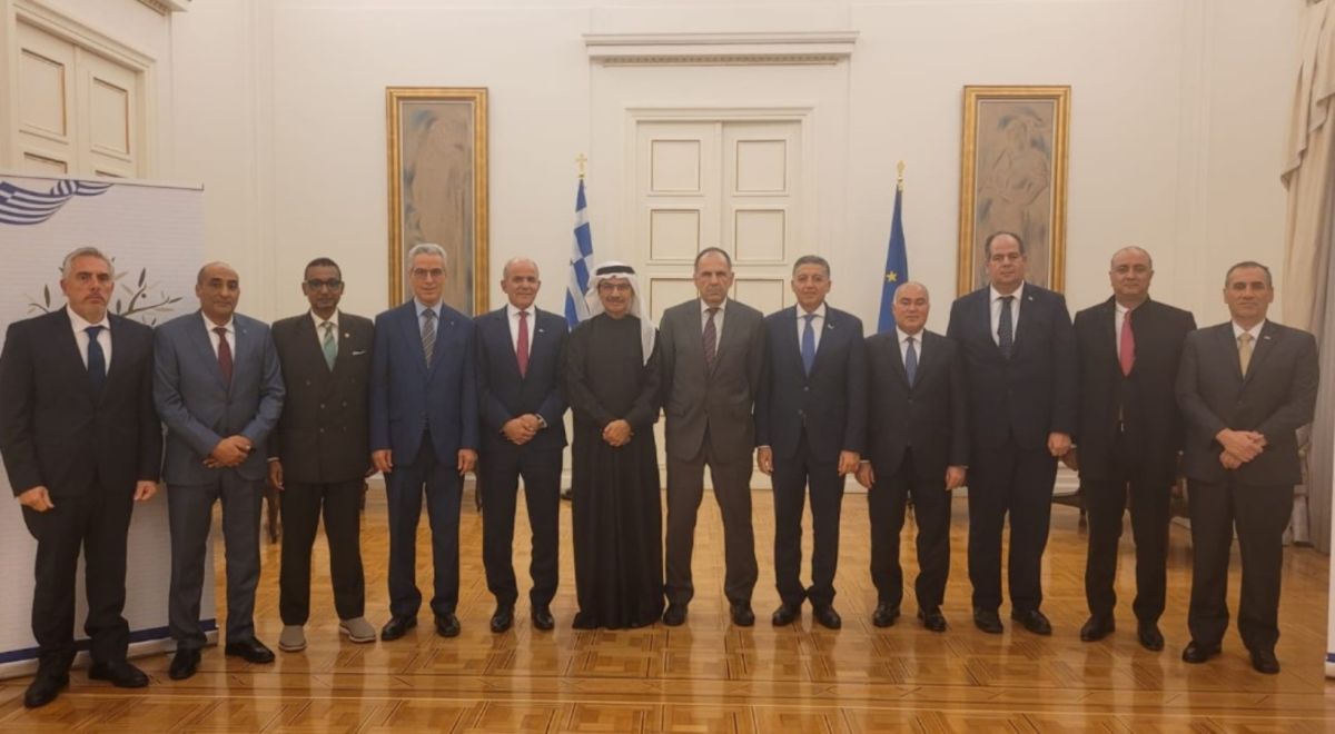 Γεραπετρίτης: Συνάντηση με πρέσβεις Αραβικών χωρών – “Η Ελλάδα τηρεί στάση αρχής στο Μεσανατολικό”