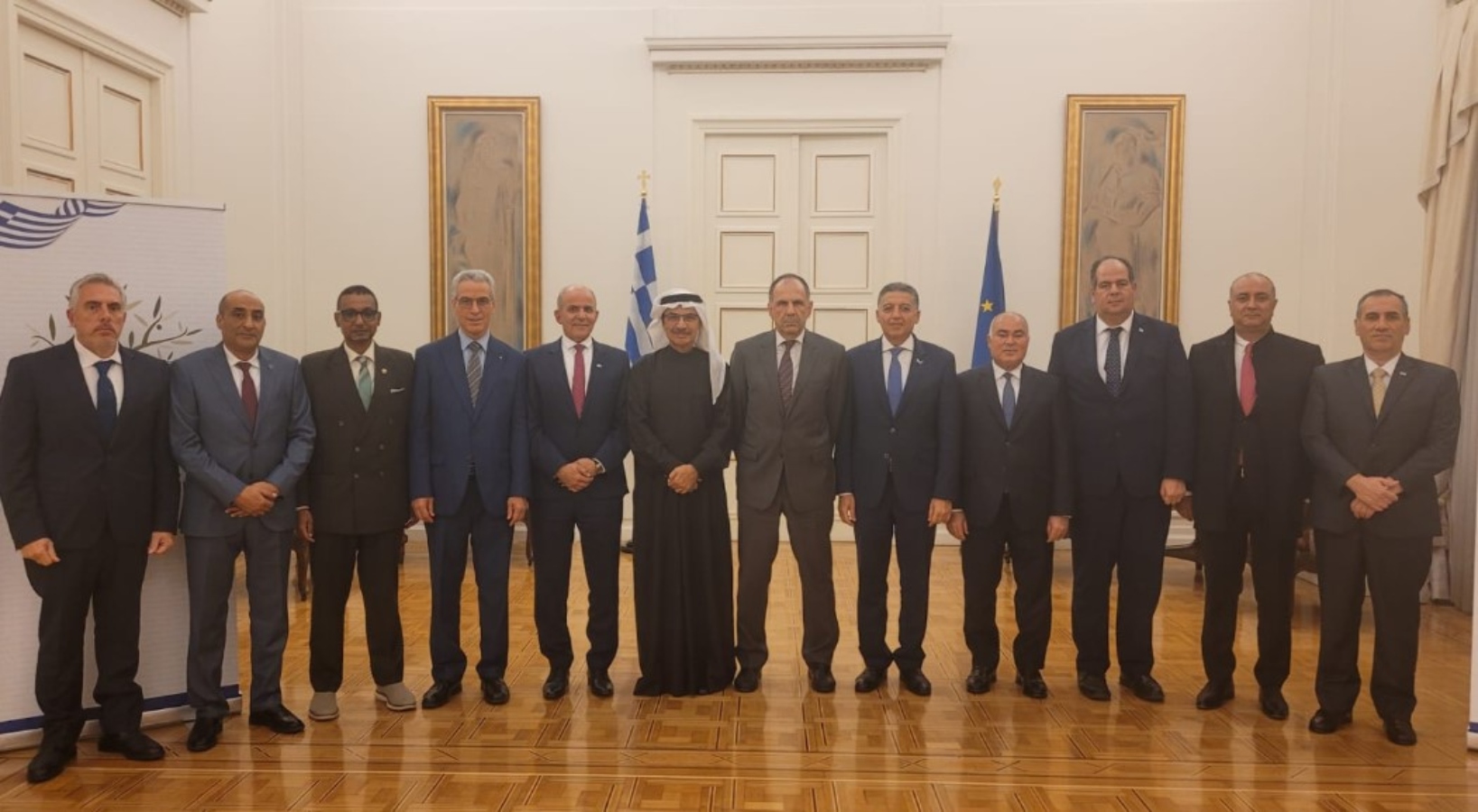 Γεραπετρίτης: Συνάντηση με πρέσβεις Αραβικών χωρών – “Η Ελλάδα τηρεί στάση αρχής στο Μεσανατολικό”