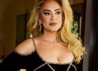 Adele: Σταμάτησε να πίνει πριν από 3 μήνες -«Ήμουν οριακά αλκοολική στα 20 μου»