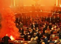 Χάος στο αλβανικό κοινοβούλιο: Τι επιδιώκει ο Μπερίσα;