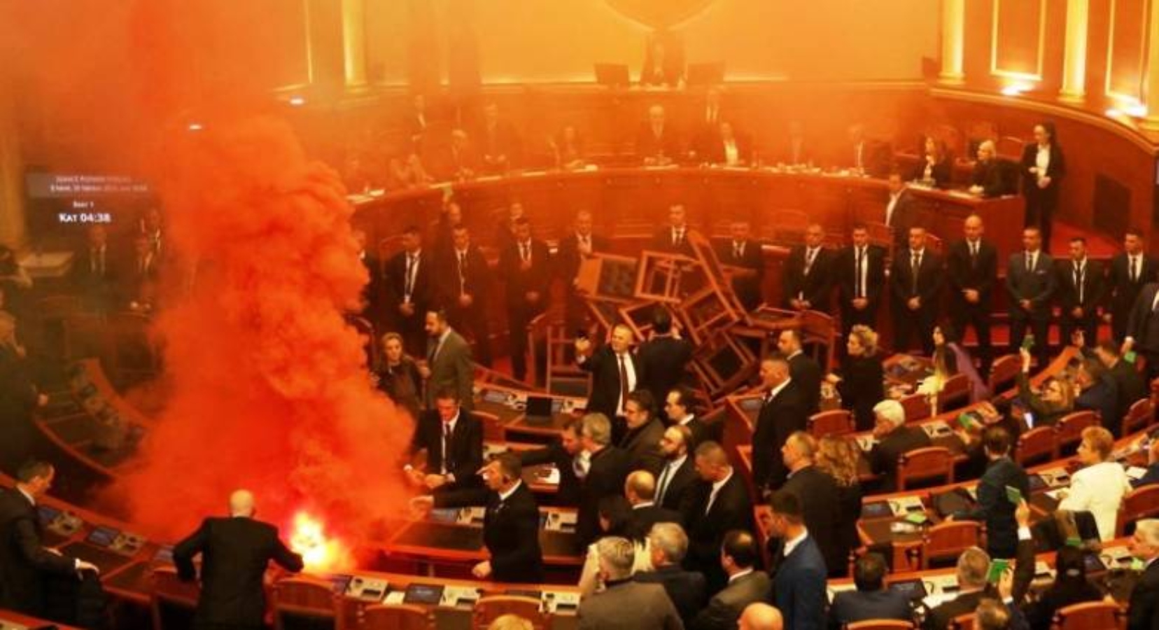 Χάος στο αλβανικό κοινοβούλιο: Τι επιδιώκει ο Μπερίσα;