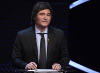 Μετά το αλυσοπρίονο ο νέος πρόεδρος της Αργεντινής κήρυξε τον “πόλεμο” στους Βρετανούς