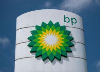 BP: Αναζητά συνεργασίες για να ξεπεράσει την «καταιγίδα» των ΑΠΕ