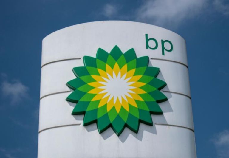 BP: Αναζητά συνεργασίες για να ξεπεράσει την «καταιγίδα» των ΑΠΕ