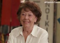 Η ηθοποιός Μαρία Κωνσταντάρου στο Cash or Trash για να πουλήσει συλλεκτικό καθρέφτη