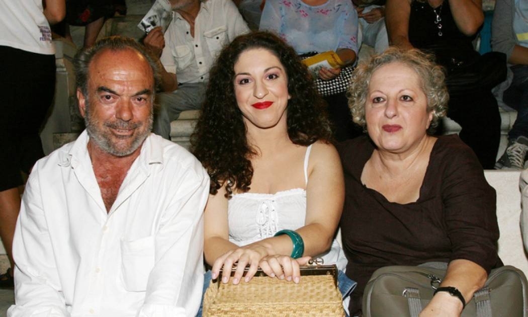 Ελένη Γερασιμίδου: Στη ΓΑΔΑ ο σύζυγος και η κόρη της – Καταγγέλλια ότι προσήχθησαν για παλαιστινιακή σημαία