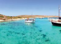 Τρως, πίνεις & κοιμάσαι με λίγα λεφτά τη μέρα: 3 ήσυχα νησιά για φθηνές διακοπές στην Ελλάδα