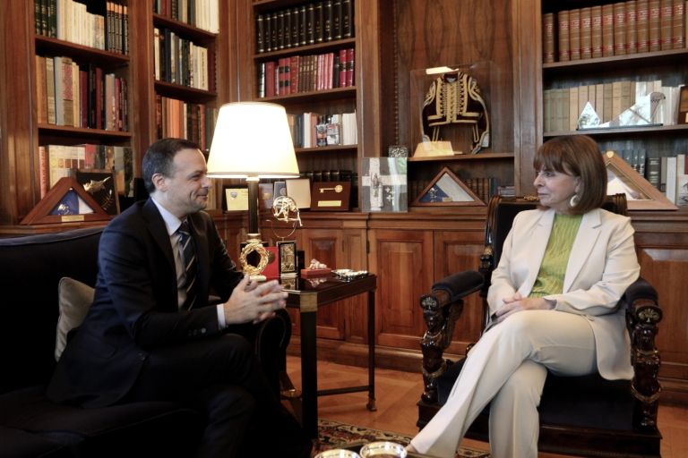 Με τον Χάρη Δούκα συναντήθηκε η Σακελλαροπούλου – ”Η Αθήνα χρειάζεται όραμα, και ιδέες” [vid]