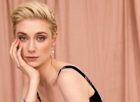 Elizabeth Debicki: Εντυπωσίασε η Diana στην πρεμιέρα της σειράς “The Crown”