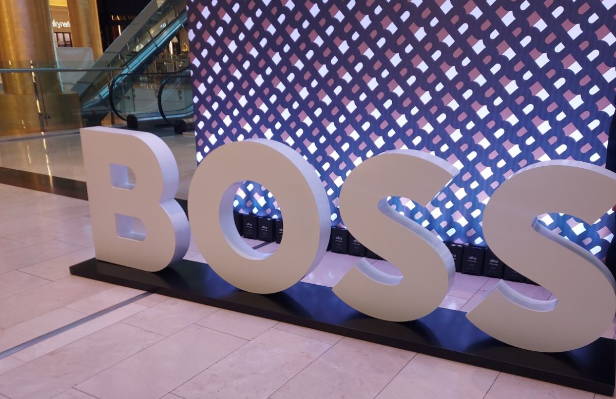 Hugo Boss: Προσβλέπει σε συνολικά έσοδα άνω των 4 δισ. ευρώ φέτος
