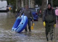 Η κακοκαιρία στην Ιταλία – Έξι νεκροί και φόβοι για υπερχείλιση του μεγάλου ποταμού Άρνο