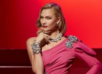 Karlie Kloss: Από μοντέλο έγινε εκατομμυριούχα Karlie Kloss: Από μοντέλο έγινε εκατομμυριούχα