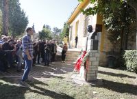 Στέφανος Κασσελάκης: Κατέθεσε στεφάνι στο μνημείο ΕΑΤ-ΕΣΑ [vid]