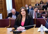 Κωνσταντοπούλου: Οι βουλευτές της ΝΔ δεν πρέπει να αρνηθούν να αναγνωρίσουν την ισότητα