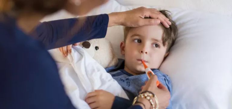 ΕΟΔΥ: Αυξήθηκαν τα κρούσματα «Κοξάκι» στα παιδιά σε όλη τη χώρα [vid]