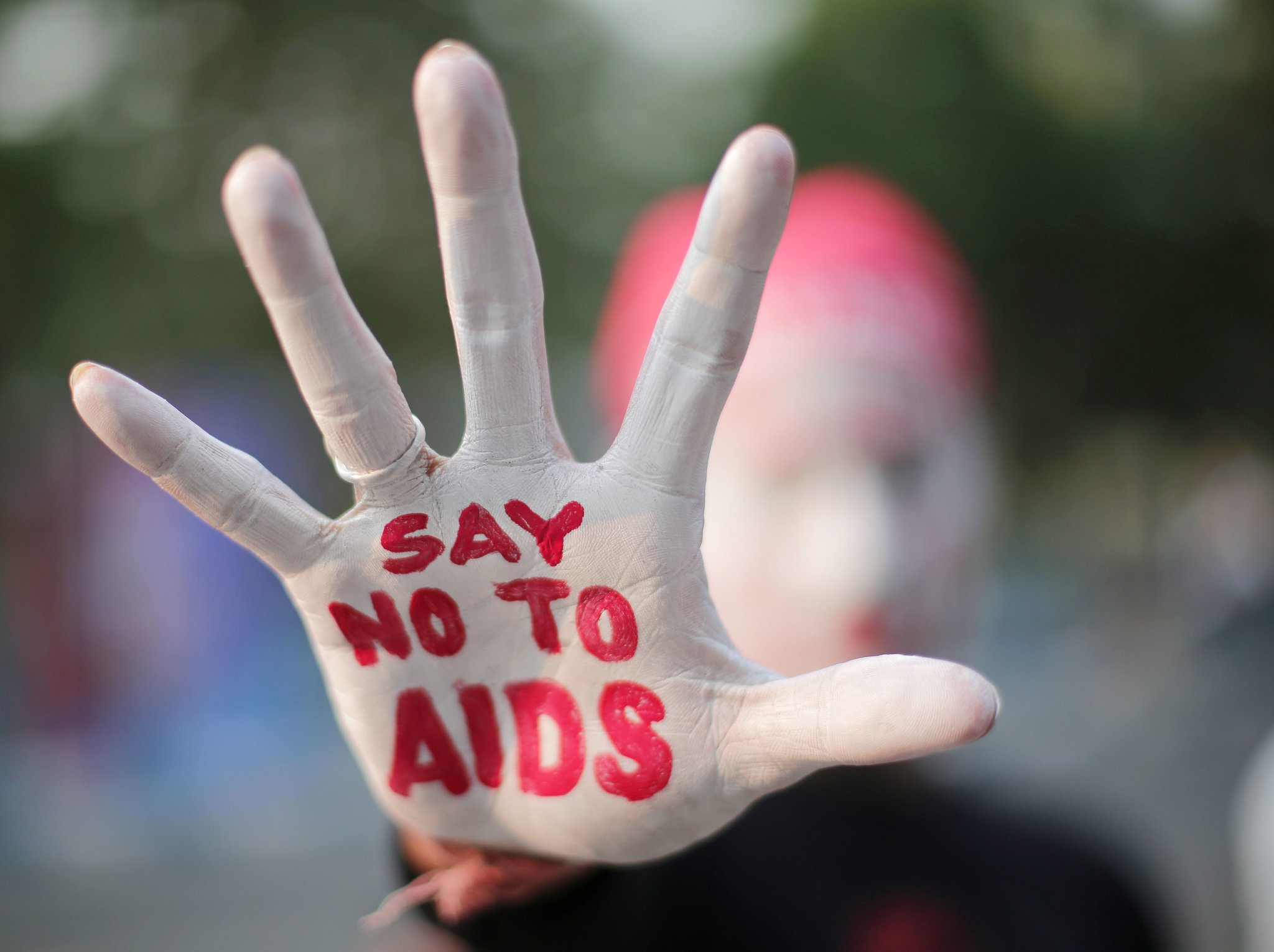 Τις λιγότερες νέες μολύνσεις από AIDS είχαμε το 2022 σε σύγκριση με τις τελευταίες δεκαετίες
