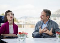 Μητσοτάκης σε ωφελούμενη του Προσωπικού Βοηθού – “Δεν θέλουμε τα ΑμεΑ να ζουν με επιδόματα”