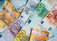 Καίνε κόσμο τα μετρητά – Πώς τα €1.000 θα κοστίζουν… €2.000