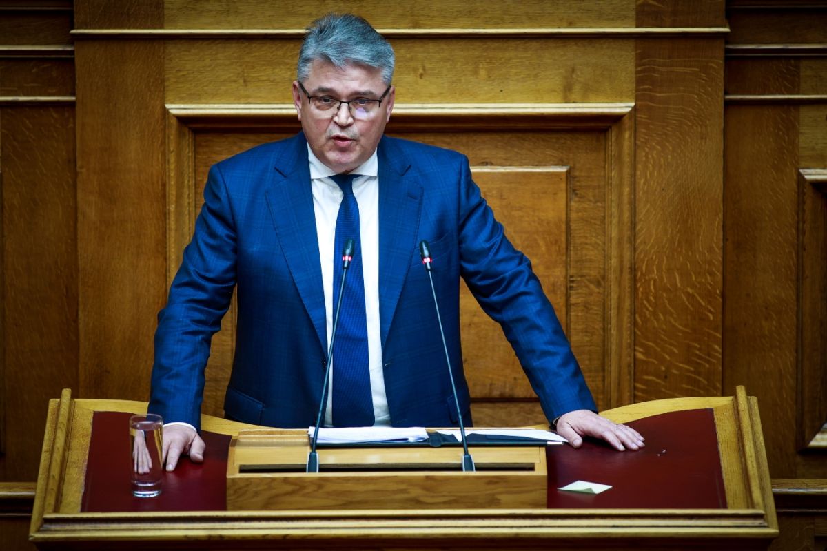 Νατσιός: Η κυβέρνηση επιχειρεί να ξεριζώσει τον θεσμό της οικογένειας