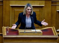 Πέτη Πέρκα: ”Από αύριο θα έχουμε ένα κόμμα στον γύψο, αρχηγοκεντρικό”