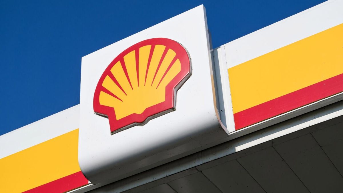 Shell: Τα μερίσματα 23 δισ. δολάρια και η στάση της εταιρείας έχουν αξοργίσει τους ακτιβιστές